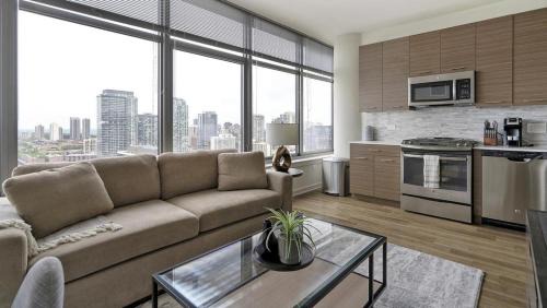 River North Apartment | Landing at NEXT - Studio in Near North Side