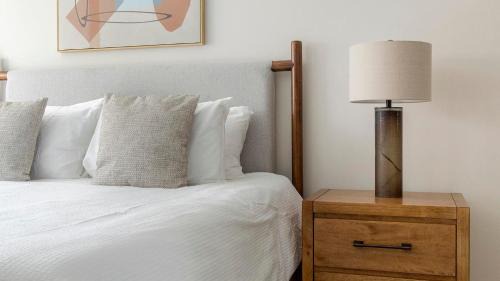 Vernon Apartment | Landing Beautiful 2BD Game Room Yoga Studio
