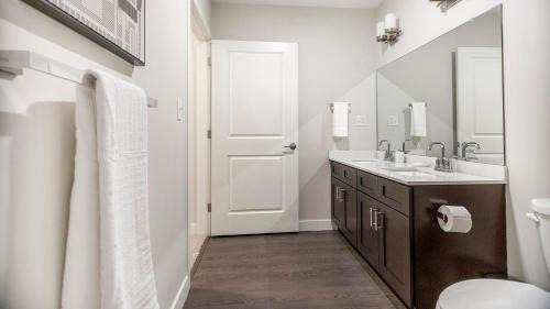 Vernon Apartment | Landing Beautiful 2BD Game Room Yoga Studio