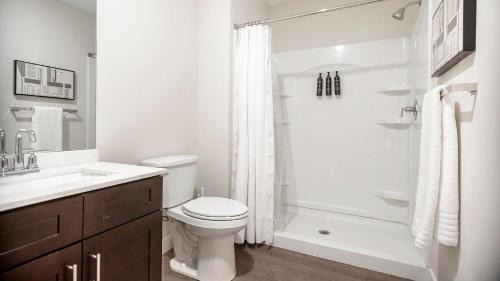 Vernon Apartment | Landing Beautiful 2BD Game Room Yoga Studio