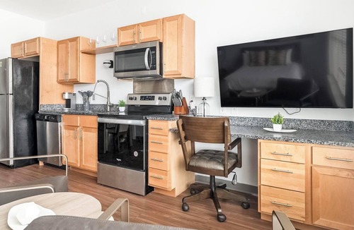 Five Points South Apartment | Landing | Chic Studio, Pool, Gym