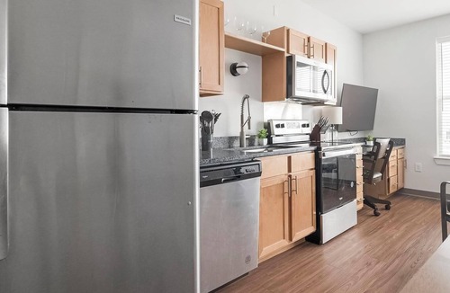 Five Points South Apartment | Landing | Chic Studio, Pool, Gym