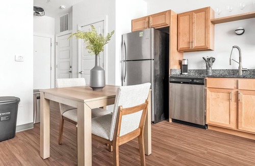 Five Points South Apartment | Landing | Chic Studio, Pool, Gym