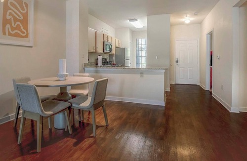 New Pathways Apartment | Landing | Modern 2BD, Pool, Gym