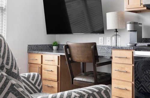 Five Points South Apartment | Landing | Modern Studio, Gym, Yoga Studio