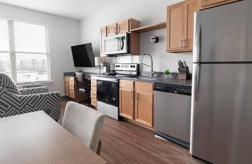 Five Points South Apartment | Landing | Modern Studio, Gym, Yoga Studio