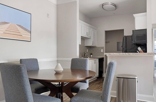 McDonough Apartment | Landing | Stunning 2BD, Gym, Tennis Court