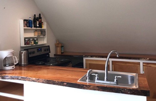 Belfast Apartment | light and breezy top floor apartment