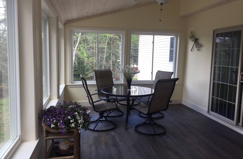 Bass Harbor House | Lighthouse Cottage Borders Acadia National Park. Family & Pet Friendly