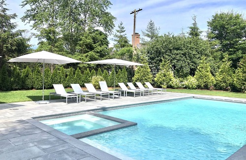 Chatham House | Location! Pool & Spa! 2 Primary Suites, Walk to Town, Beach, Chatham Bars Inn