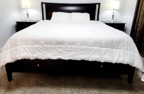 Midtown Anchorage Apartment | LOVELY UNIT LOCATED NEAR HOSPITALS & RESTAURANTS