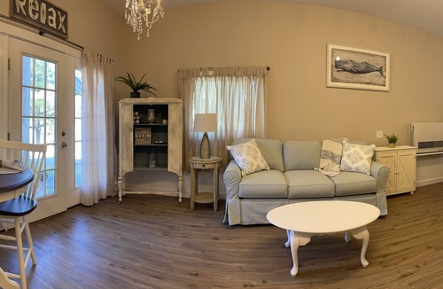Bernard Apartment | “Low Tide” cozy studio for two!