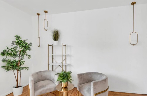 Southeast Yonkers Apartment | Luxe 3BR Oasis Minutes to Manhattan