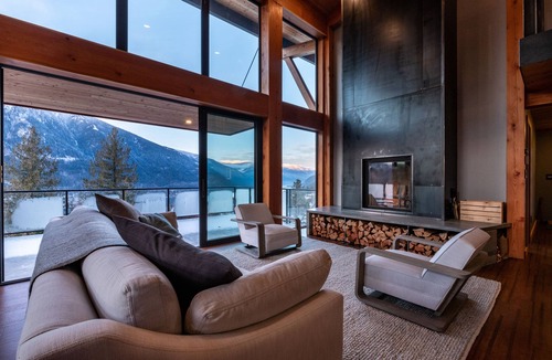 Nelson Ski Chalet | Luxe Modern Timberframe - Iconic Panorama Views Air-Con