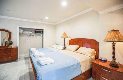 Fairland House | Luxurious 3BR Home