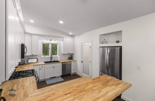 Wasilla House | Luxurious Master w/Aurora Views Near Hatcher Pass!