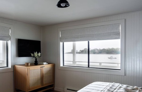 Ocean Point Hotel | Luxurious Oceanview Room for Memorable Couple Getaways | Private Beach Access