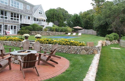 Centerville House | Luxurious Post & Beam with Heated Pool Near Beach