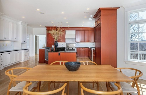 New Preston House | Luxurious Private 5-Bedroom House with Sweeping Lake Views and Beach Access
