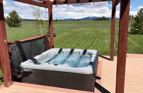 Brookdale Meadows Cabin | Luxurious, Private Cabin w/Hot Tub & Volleyball