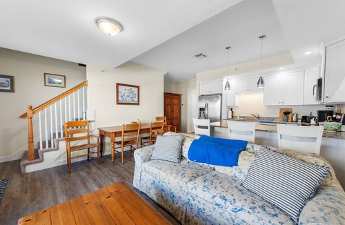 Hampton Condo | Luxury,3 bedroom, 2.5 bath, townhouse, with central air!