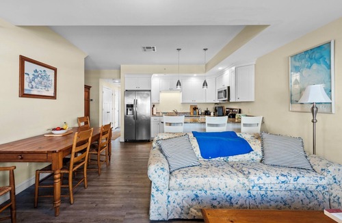 Hampton Condo | Luxury,3 bedroom, 2.5 bath, townhouse, with central air!
