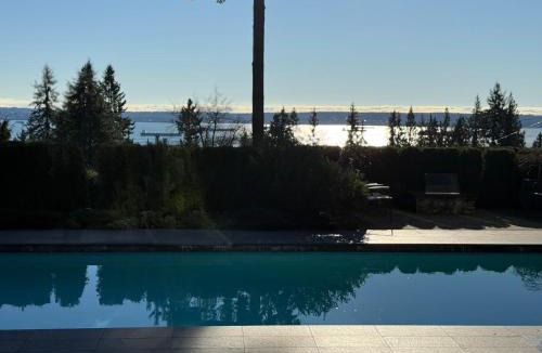 West Vancouver House | Luxury accomodation in West Vancouver