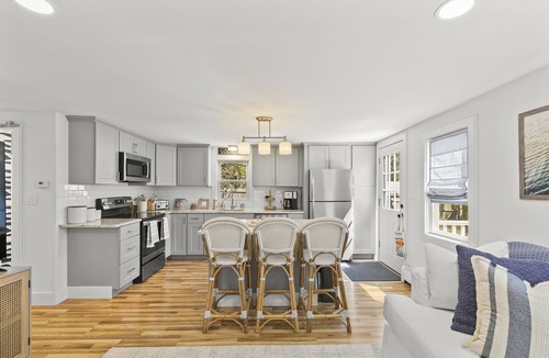Yarmouth Port House | Luxury Cape Cod retreat - 5min to beach!
