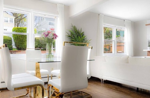 White Plains Apartment | Luxury Designer Home near NYC + Free Parking