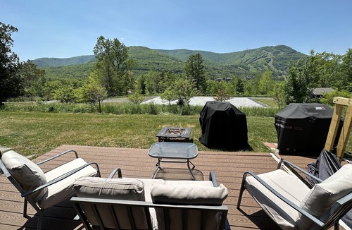 Hunter House | Luxury Hunter Mountain View Townhome -Pool-Fire pit-Walk to Scribner’s-Sleeps 10