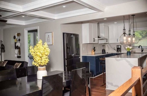 Gainesville House | Luxury Lake Duplex Min From downtown Gainesville B