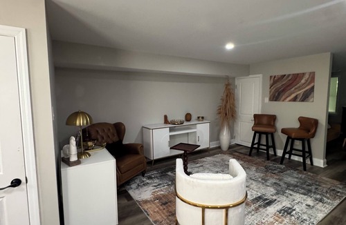 Grenloch House | Luxury Modern Retreat for Groups & Couples Near Philly
