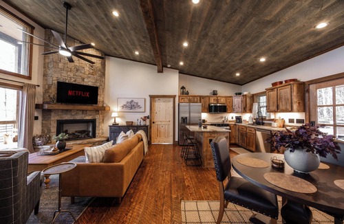 Epworth Cabin | Luxury Private Mountain Retreat · Hot Tub · Views