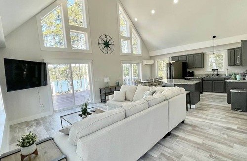 Steuben House | Luxury Waterfront Retreat with Hot Tub Near Acadia