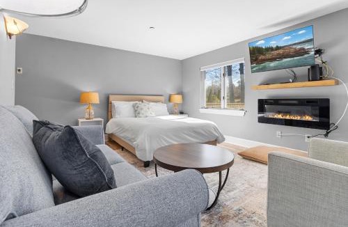 Edgecomb House | Mabel's Maine Studio on the River