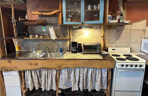 Coeymans Hollow House | Magic Forest Farm's Mountain View Suite