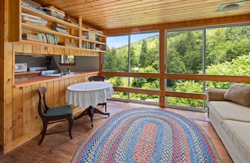 Underhill Cabin | Magical Mountain Hide Away