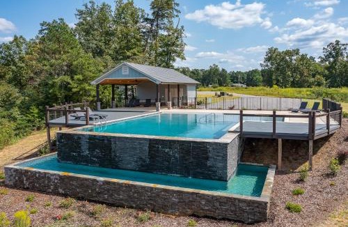 Cullman Apartment | Mallard Pointe Unit 200- Luxury Condo- Conveniently Located!