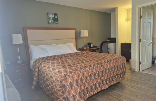 New Milford Hotel | Maple Leaf Motel