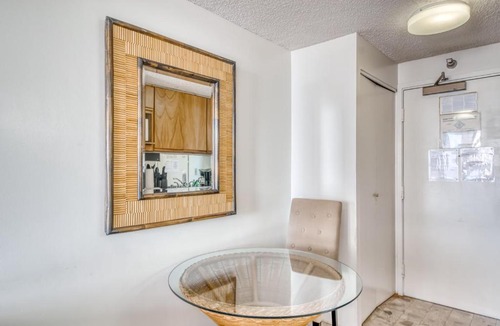 Waikiki Hotel | Marina Tower 2302