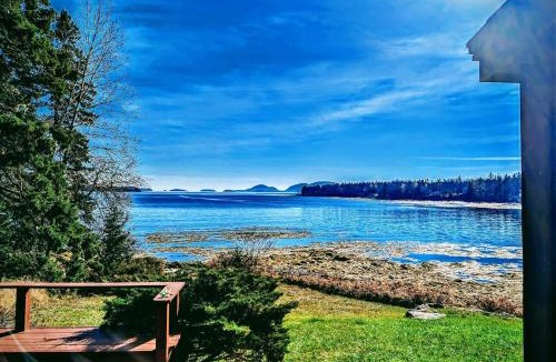 Hancock House | Mark's Waterfront Sea Cottage beach family Acadia