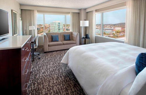 West Conshohocken Hotel | Marriott Philadelphia West