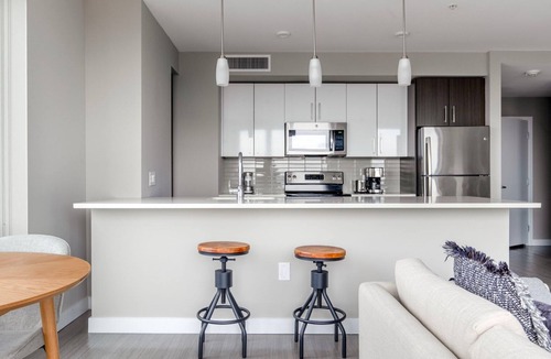 West End Apartment | Marvelous North Station 2BR w/Gym, close Shops & Dining, by Blueground