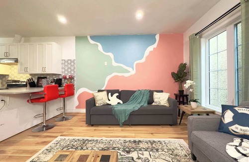 Port Colborne Apartment | Massive Master BD 2 Kings Plus Ensuite