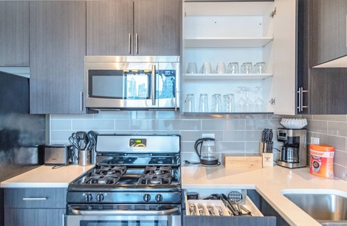 Near South Side Apartment | McCormick Place 3br/2ba family heaven with optional parking/Up to 8 guests
