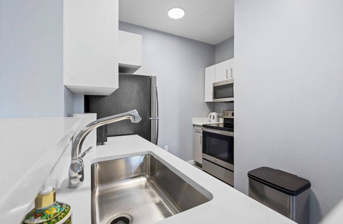 Everett Apartment | Modern 1BR Near Encore Boston 49rf
