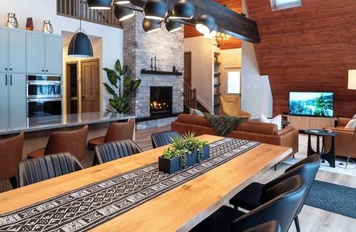 Haliburton Ski Chalet | Modern A-Frame Retreat -Sauna, Hot Tub, Haliburton