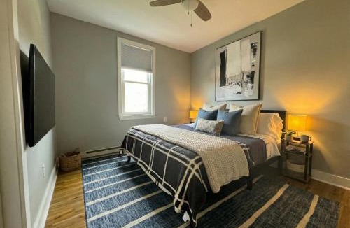 Wilmington Apartment | Modern cozy unit with King Bed
