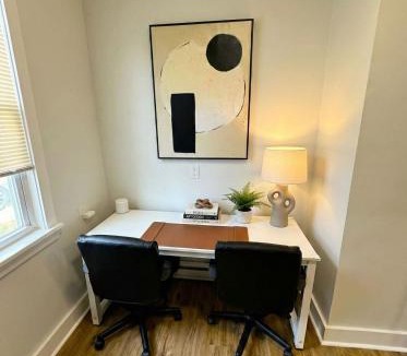 Wilmington Apartment | Modern cozy unit with King Bed