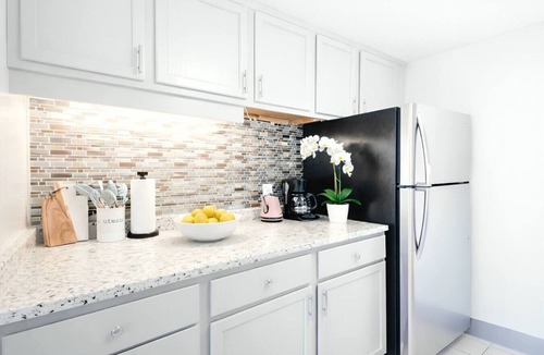 Downtown Hartford Apartment | Modern Downtown Condo Steps From Bushnell Park